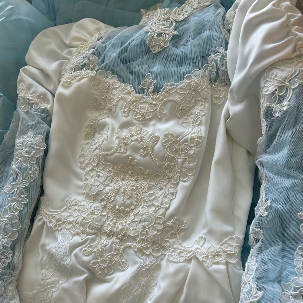 Stunning wedding dress, preserved Piccione Original from the 80’s